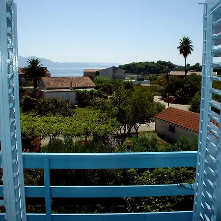 Pansion Ivan 4* Sućuraj