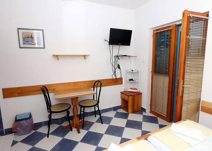 Pansion Ivan Guest house Sucuraj