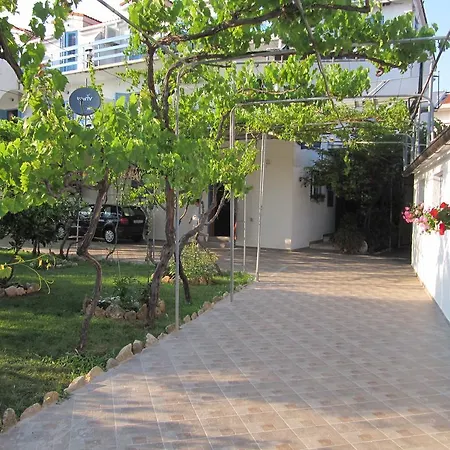 Pansion Ivan Sućuraj